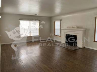 Main picture of 323 W 19th St