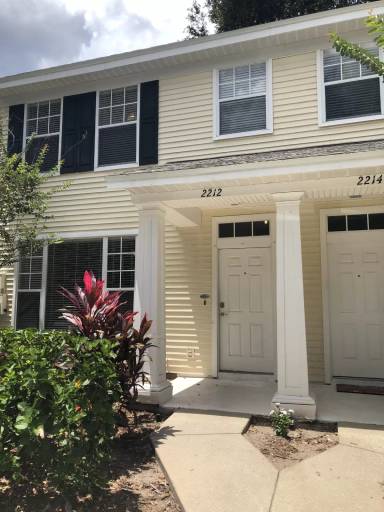 Main picture of 2212 Golden Oak Ln