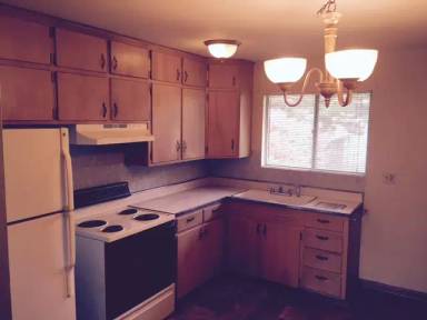 Main picture of 1308 W Truman Rd