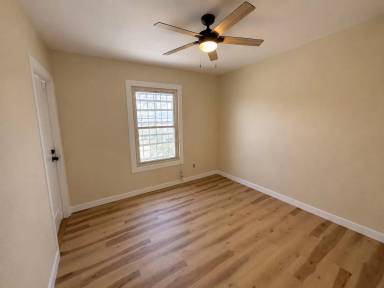Main picture of 2132 W 84th Pl