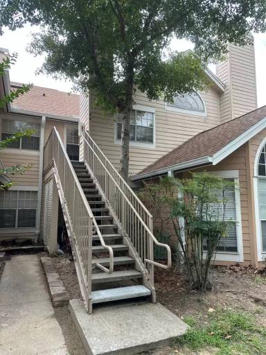 Main picture of 575 Bloomington Ct
