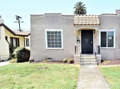 Main picture of 5927 4th Ave