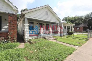 Main picture of 1516 E Illinois St