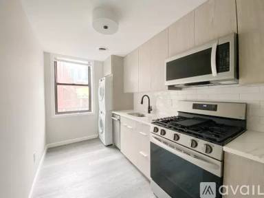 Main picture of 125 Salem St