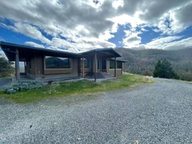 Main picture of 2103 Little Applegate Rd
