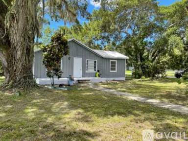 Main picture of 1100 SW 5th Ave