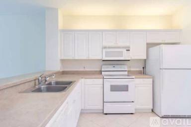 Main picture of 6290 Wilshire Pines Cir