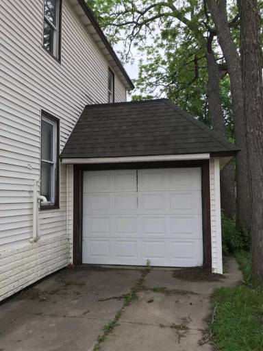 Main picture of 109 5th St SE