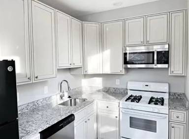 Main picture of 301 E 33rd St