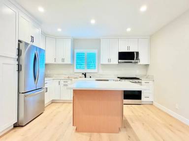 Main picture of 5604 Verdura Ave