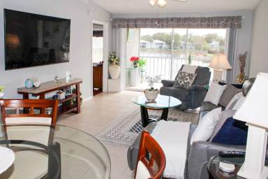 Main picture of 885 New Waterford Dr
