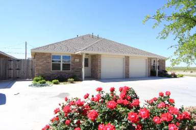 Main picture of 5213 Graceland Dr