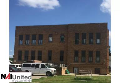Main picture of 220 E 12th St