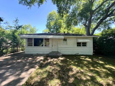 Main picture of 1705 Long 12th St