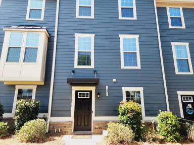Main picture of 1229 Queen Lyon Ct