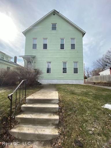 Main picture of 1321 W 13th St