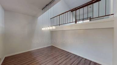 Main picture of 2466 Fairbrook Way