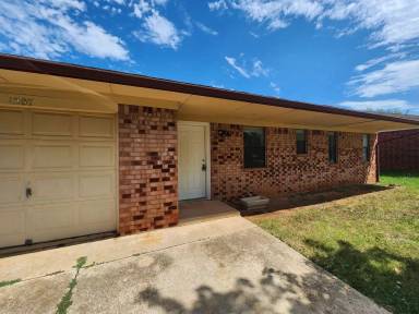 Main picture of 1207 Whispering Glen St