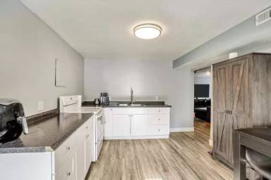 Main picture of 1176 W Brister Dr