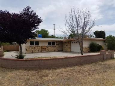 Main picture of 330 E Lingard St
