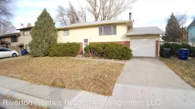 Main picture of 927 Eastview Dr