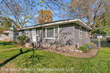 Main picture of 1715 Veterans Dr