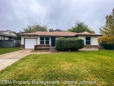 Main picture of 1413 Lewis Dr