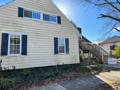 Main picture of 110 Grove St