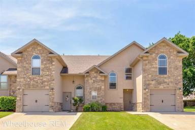 Main picture of 15th Place Townhomes