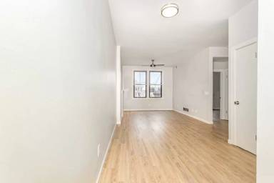 Main picture of 3103 Colerain Ave