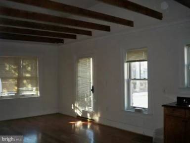 Main picture of 936 Madison St NW