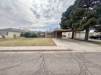 Main picture of 2703 N Northacres Dr