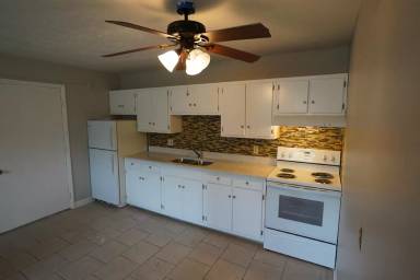 Main picture of 640 S Shore Ct