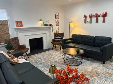Main picture of 2531 W Euclid St