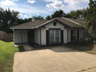 Main picture of 876 Arlington Dr