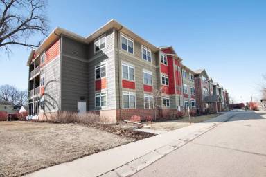Main picture of 2530 E 34th St