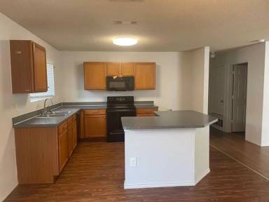 Main picture of 820 Eagle Dr