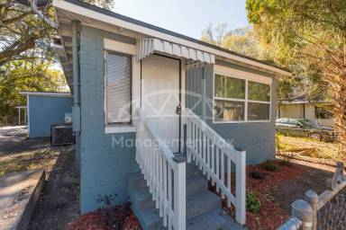 Main picture of 1044 W 28th St