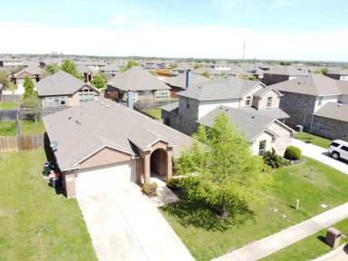 Main picture of 141 Oriole Dr
