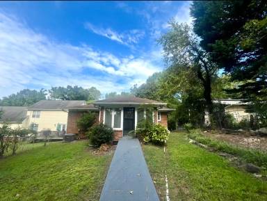 Main picture of 1213 E Side Dr