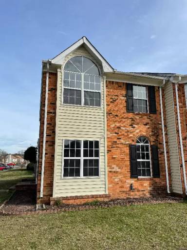 Main picture of 635 Huntly Dr
