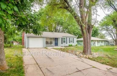 Main picture of 6002 E 152nd St
