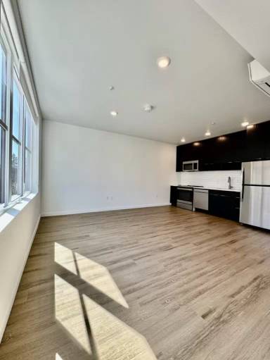Main picture of 4750 N Albina Ave