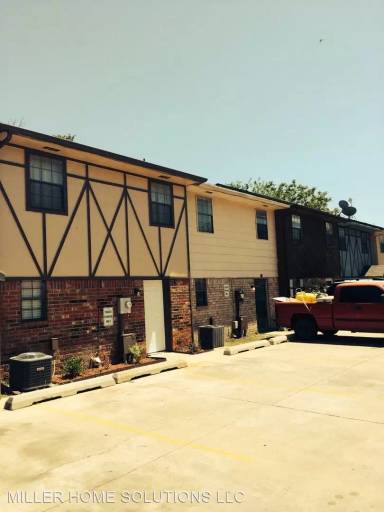 Main picture of College Park Townhomes
