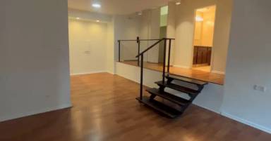 Main picture of 57 E Chestnut St