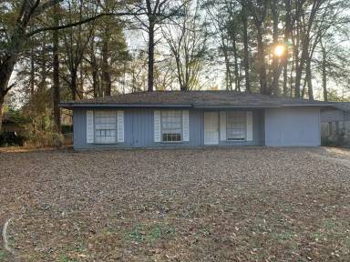 Main picture of 305 Cartwright Dr