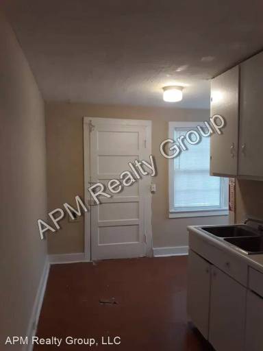 Main picture of 1221 King St