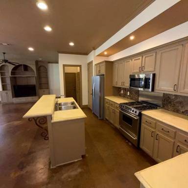 Main picture of 10243 Hillmont Ave