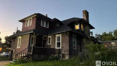 Main picture of 413 18th St NE