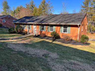 Main picture of 5407 Cave Spring Ln